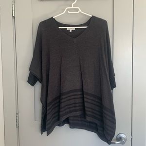 Camber & Grace Gray Top Size Extra Small/Small EUC